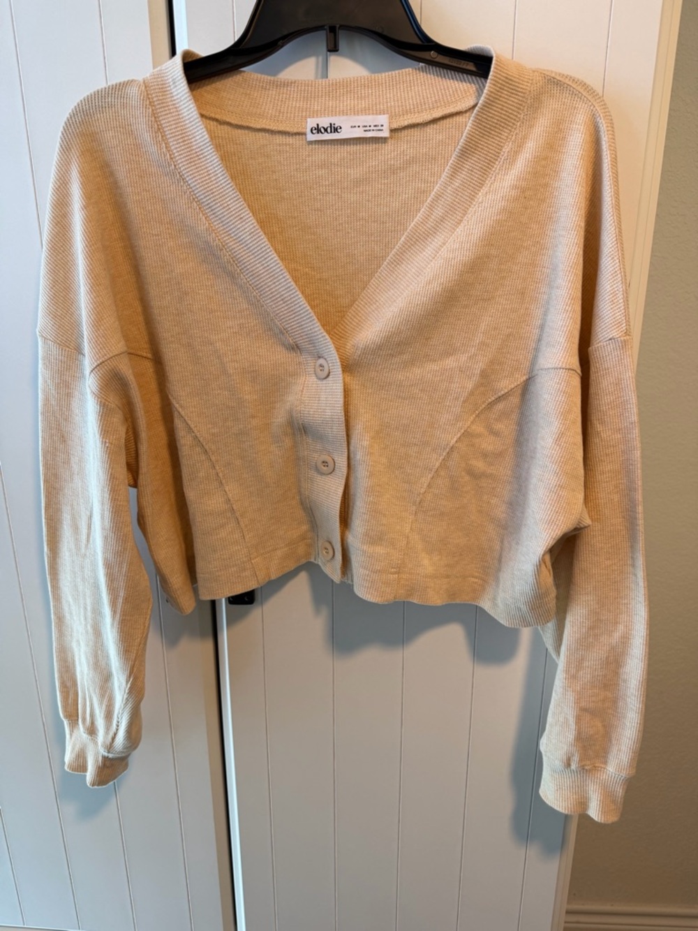 016 Elodie Ribbed V‑Neck Knit Top in Light Beige M